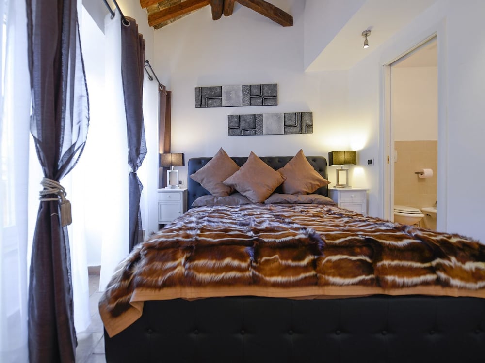 Ibernesi 1 Apartment