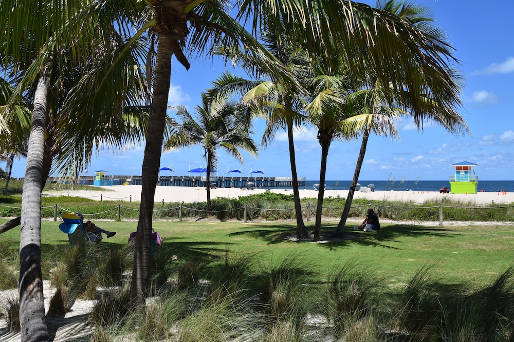 Bahama Beach Club of Pompano