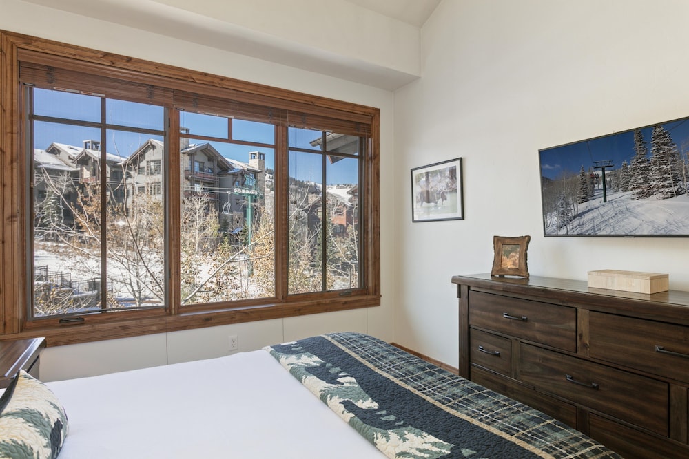 302 - Three Bedroom Shooting Star 3 Condo