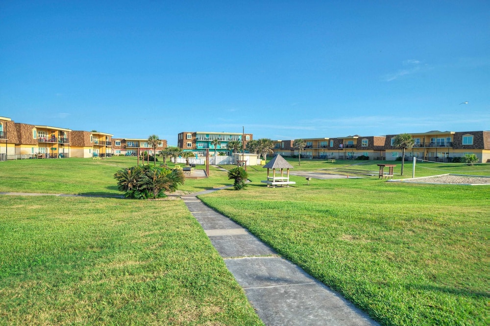 2 Studios Beach Boardwalk, 2 Pools, Tennis/pickleball Island Retreat Complex