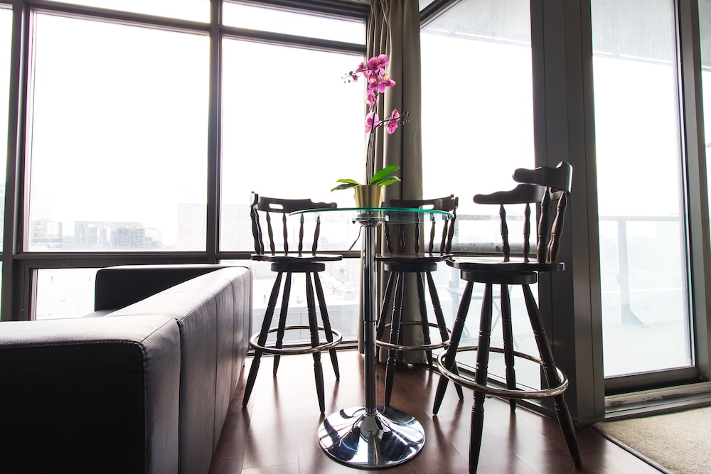 Vacation in Toronto Suites - Image 1