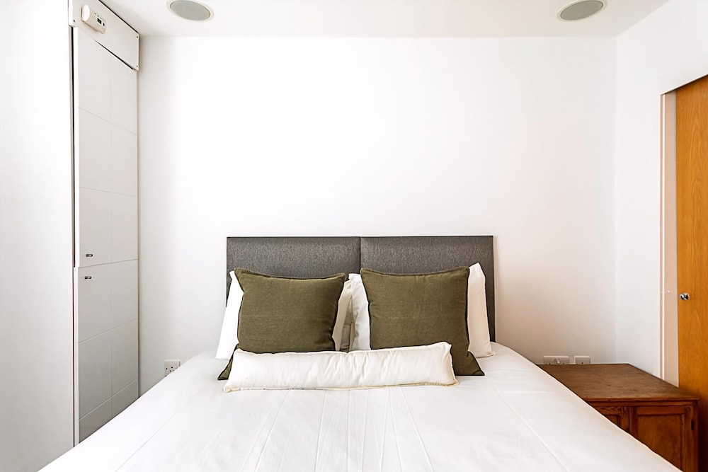 Elegant 3 bed Apartment in Earls Court