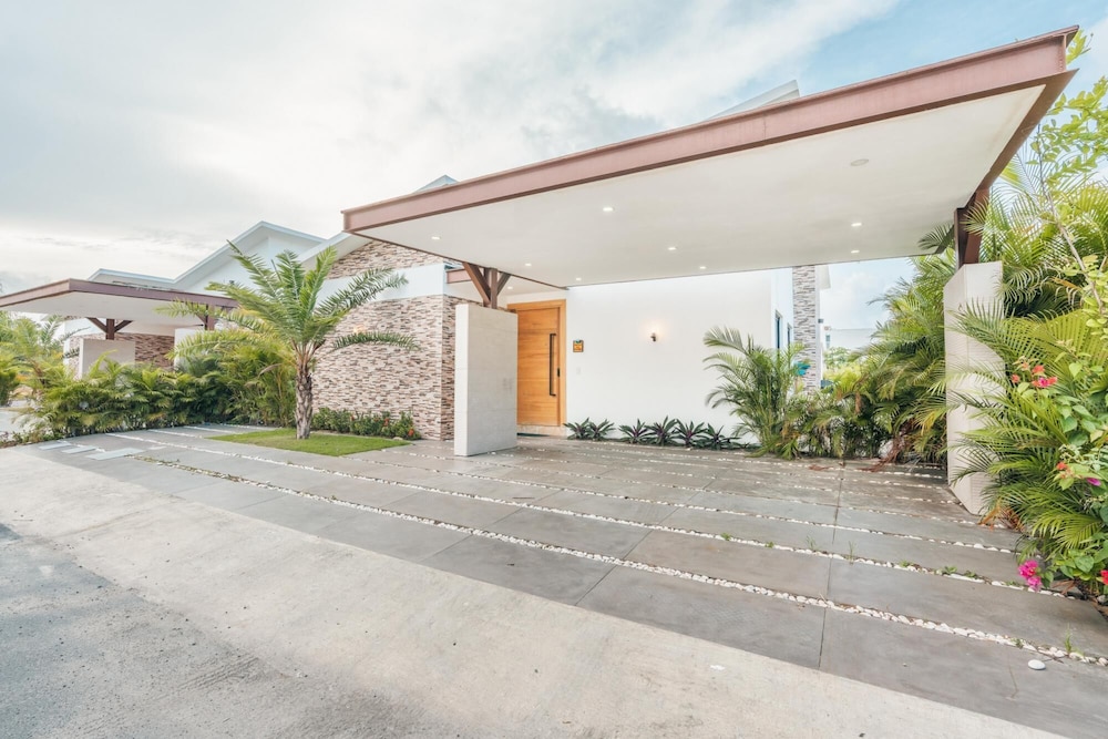Charming Villa With Private Pool in Juan Dolio view 4