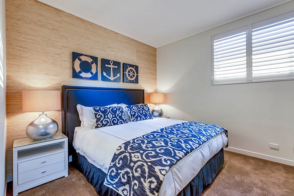 Luxury Apartments on Bells Boulevard