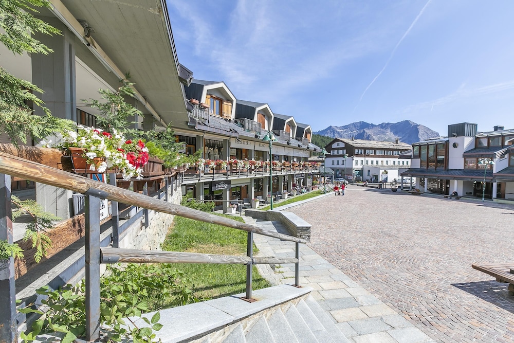 Sestriere Terrace Apt Few Steps From Ski