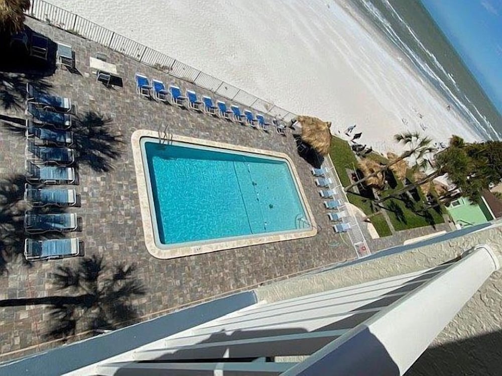 Sea Oats Beach Resort by Liberte