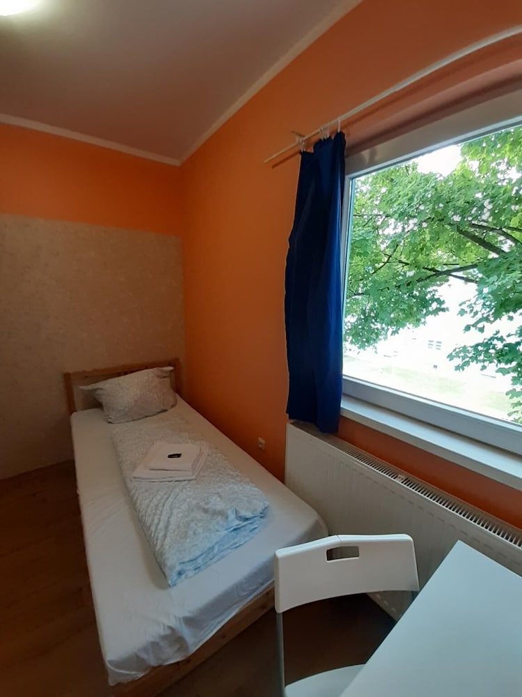 2-Rent Group Hostel Rooms&Apartments TUB19A