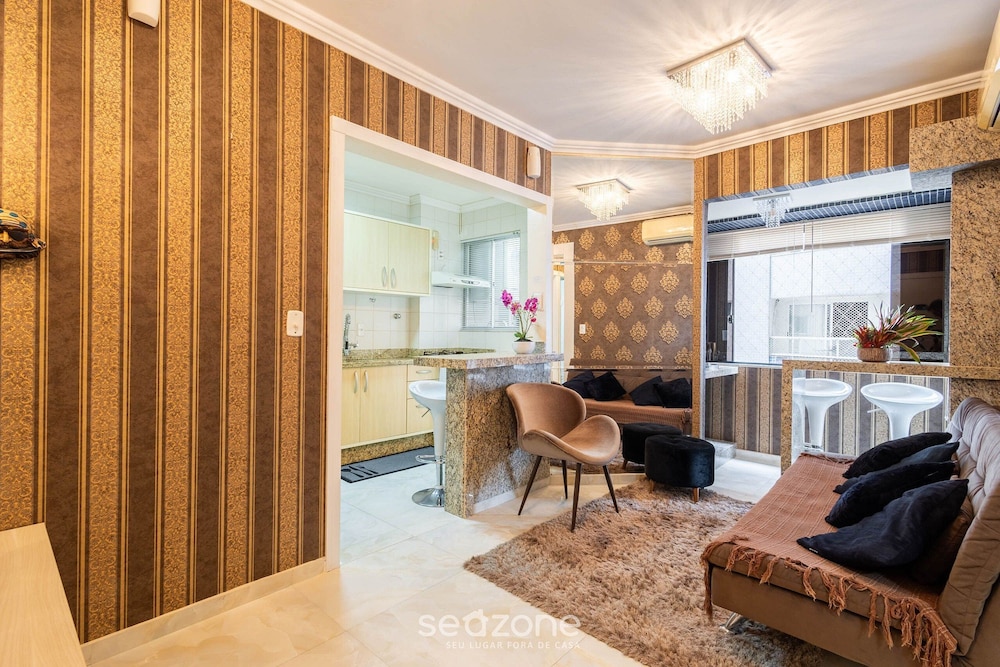 Apartamentos a 400 m da Praia em BC - CEV