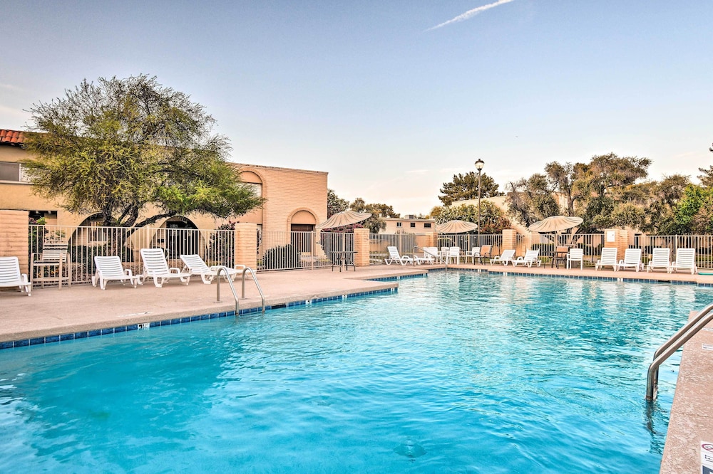 Scottsdale Gem: Pool Access, Walk to Old Town