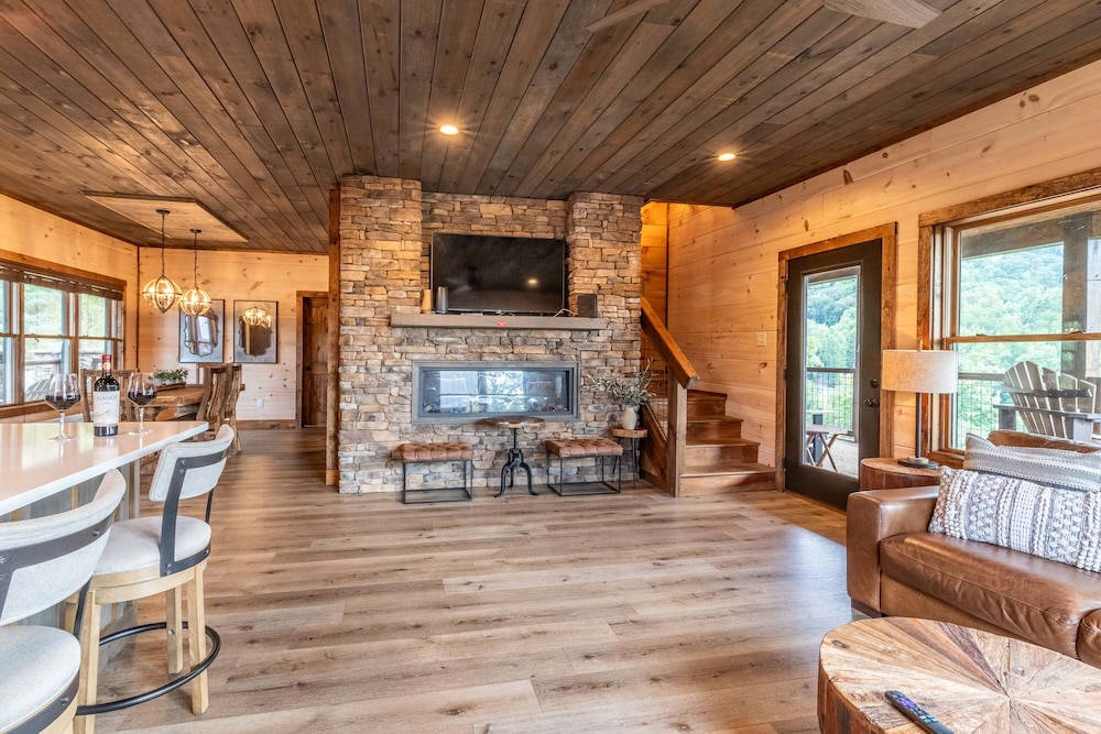 Raccoon Ridge Retreat - Gatlinburg Mountain Escape