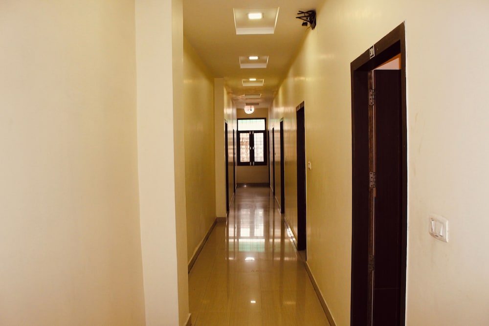 Sunshine Hotel