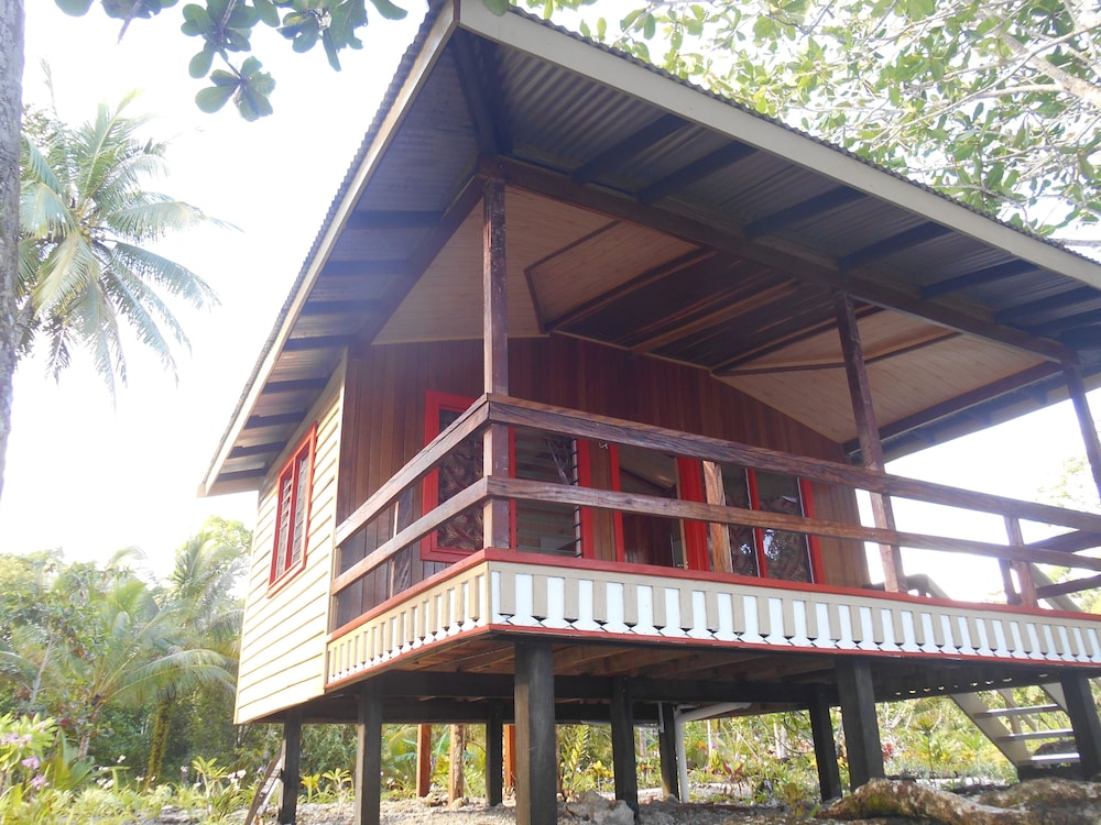 Leleana Resort Kolombangara view 4