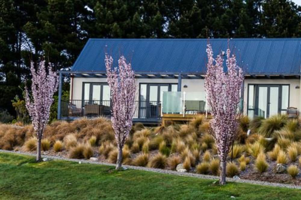 Hotel Websters on Wanaka Lodge - Image 1