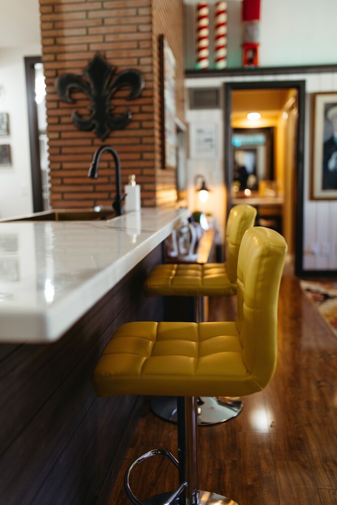 Omaha Vacations - Charming Omaha Retreat - Near Zoo Downtown 3 Bedroom Home by RedAwning - Property Image 39