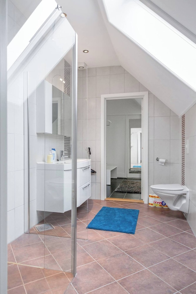 Penthouse by Brosundet, Free Parking Space