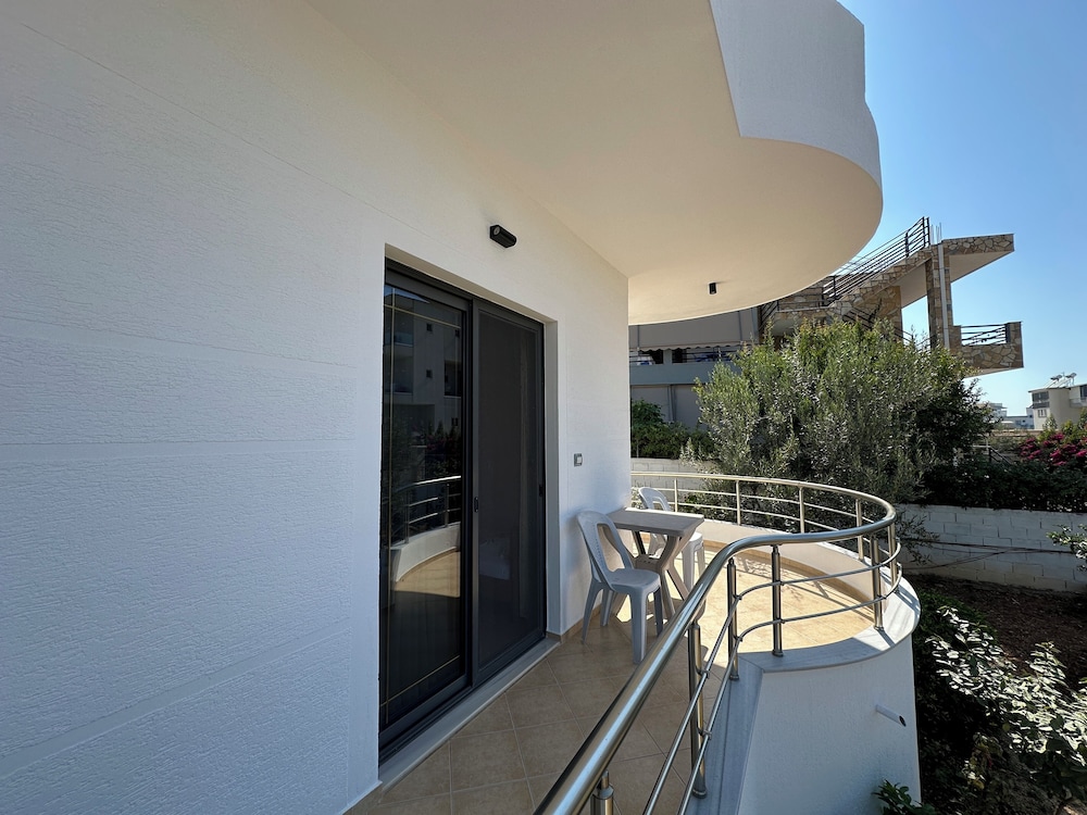 Apartments Meleqi