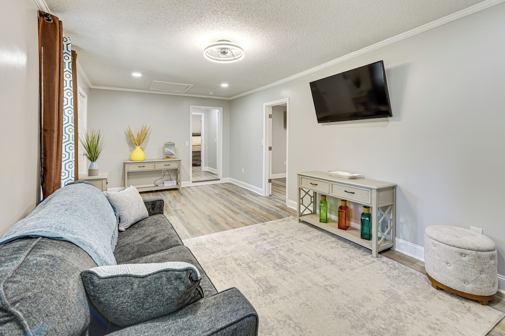 Private Deck & Yard: Home 3 Mi to Dtwn Sanford!