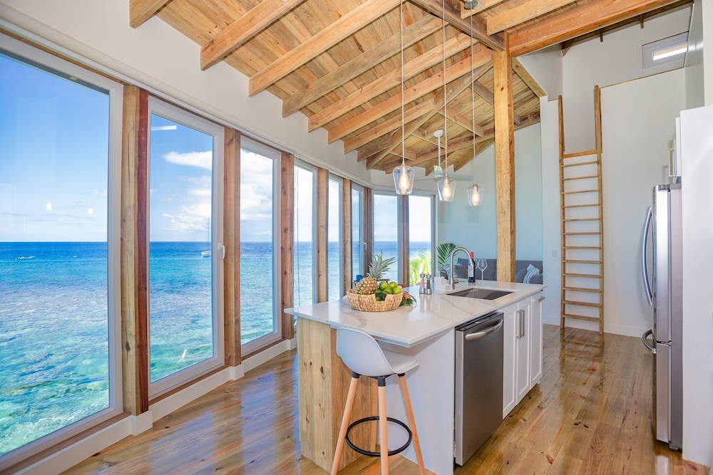 Stunning Views At - Villa Aire 1 Bedroom Apts by RedAwning view 4