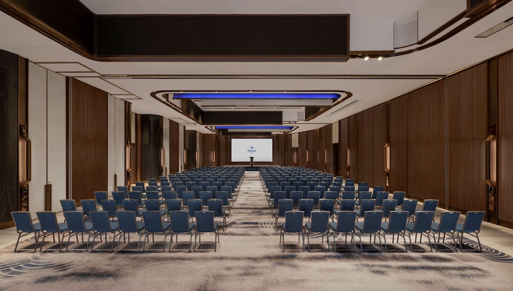 Hilton Saigon 53