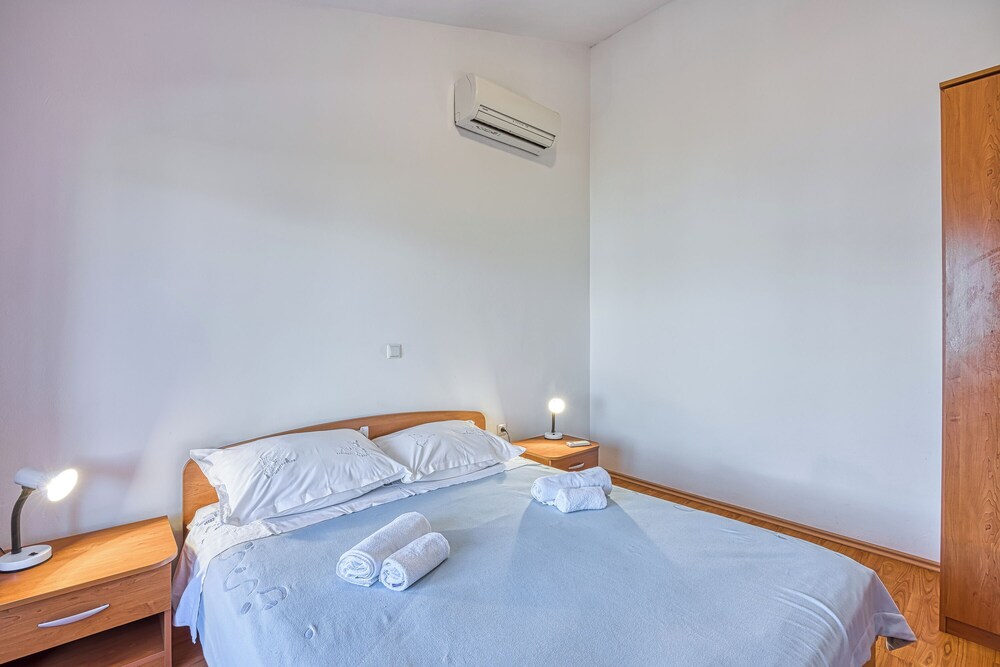 Seaview Apartment in Pasman A1 view 4