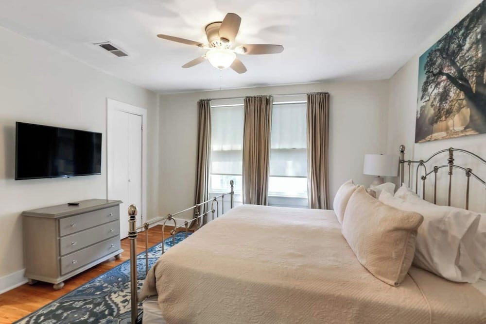 Blissful Blue Bungalow in Baton Rouge view 3