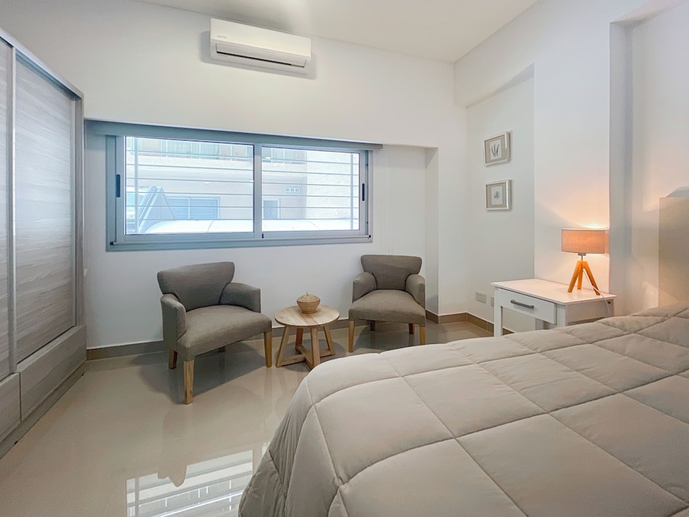 Ayres Suites Moreno