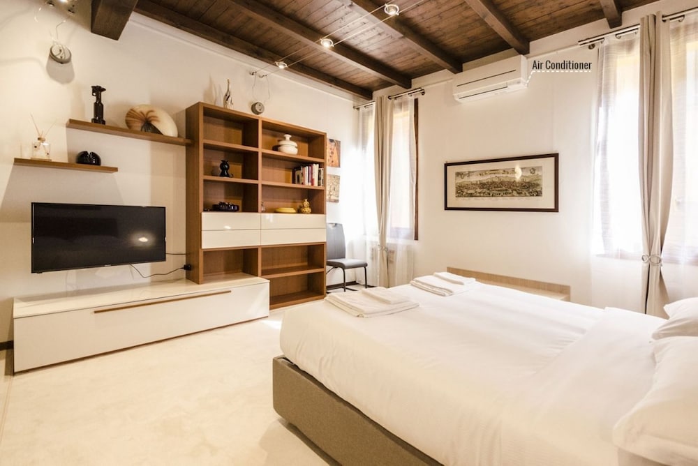 Borgo San Pietro Studio view 3