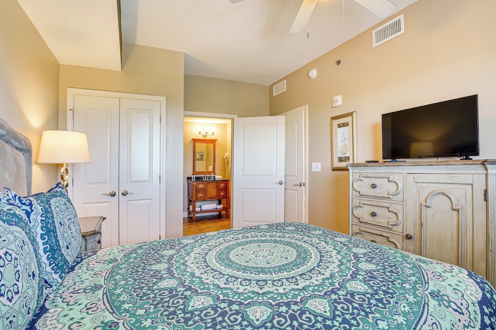Beachfront Panama City Condo: Walk to Pier Park!