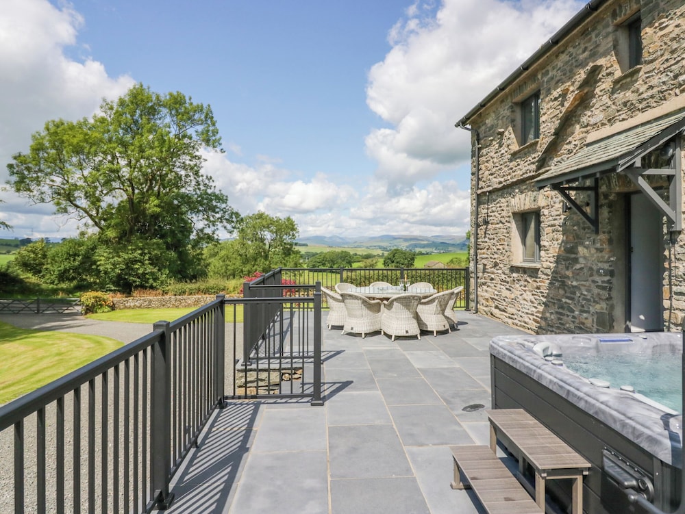 Fell View House