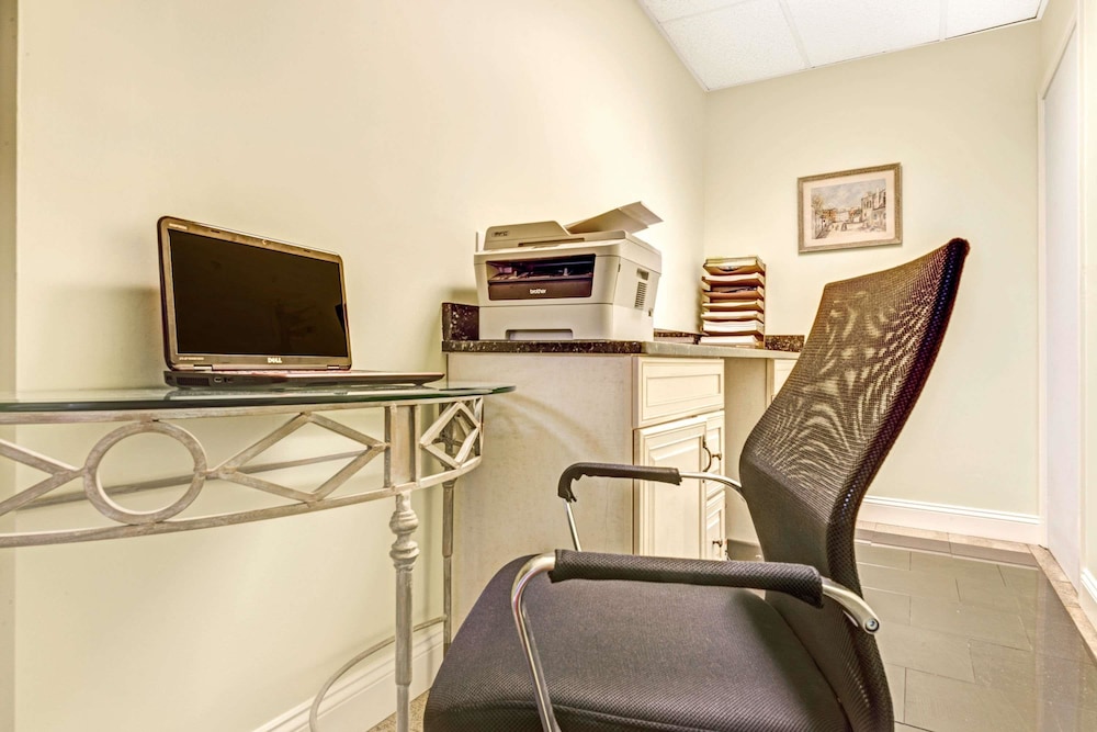 Days Inn by Wyndham Ridgefield - Property Image 3