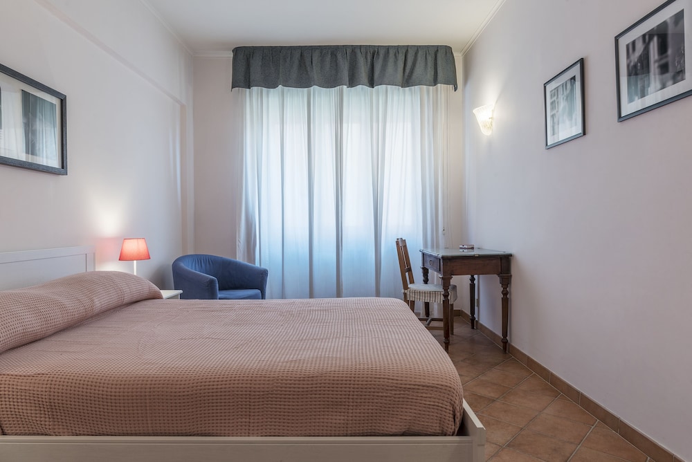 San Lorenzo Roomy Apartment