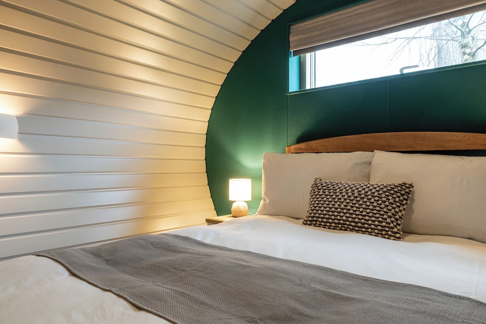 Stunning EcoRetreat Pods in Old Chalford