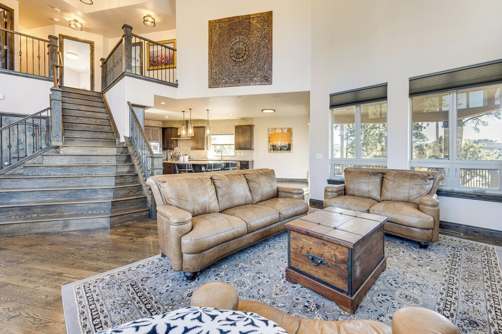 Hot Tub & Games Galore! Colorado Springs Retreat