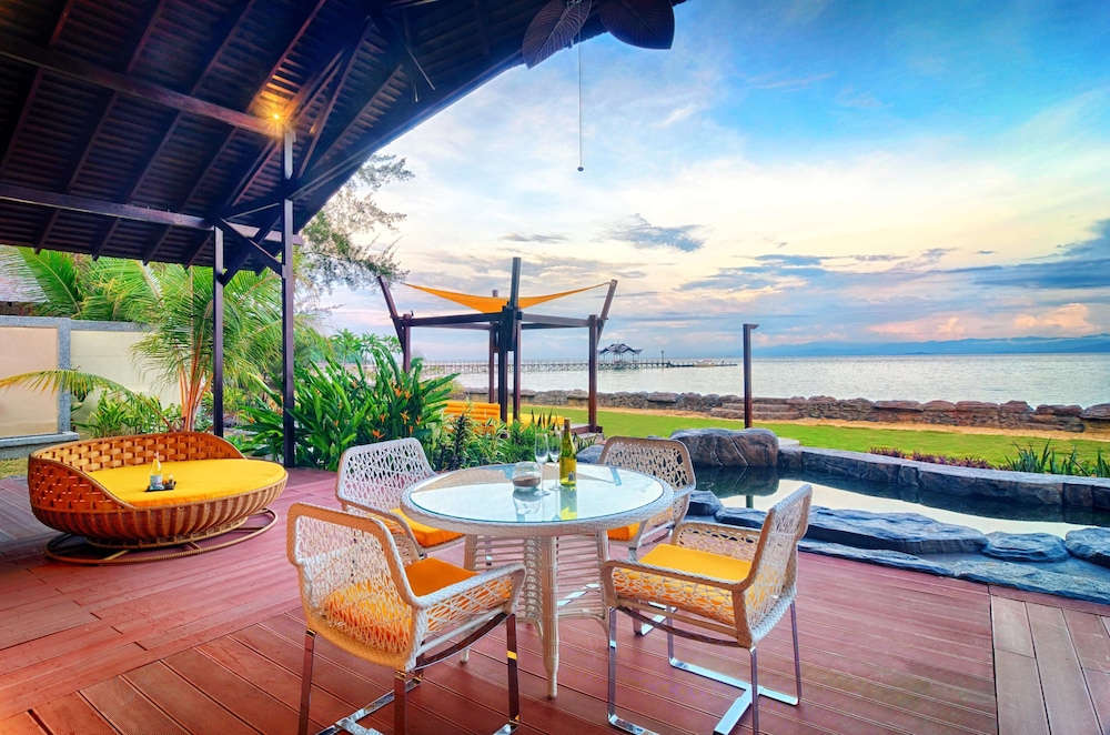 Borneo Eagle Resort