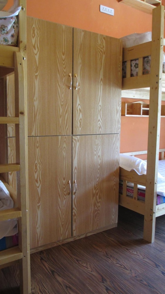 Nirvana Hotel - Hostel