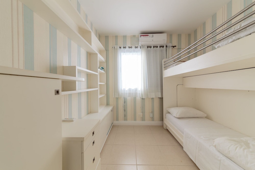 Beautiful Apart 5 min Jurere Open Shopping Emr302