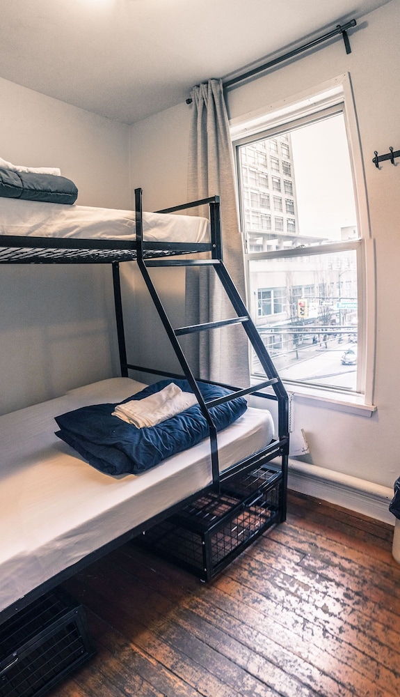 Cambie Downtown Hostel - Image 5