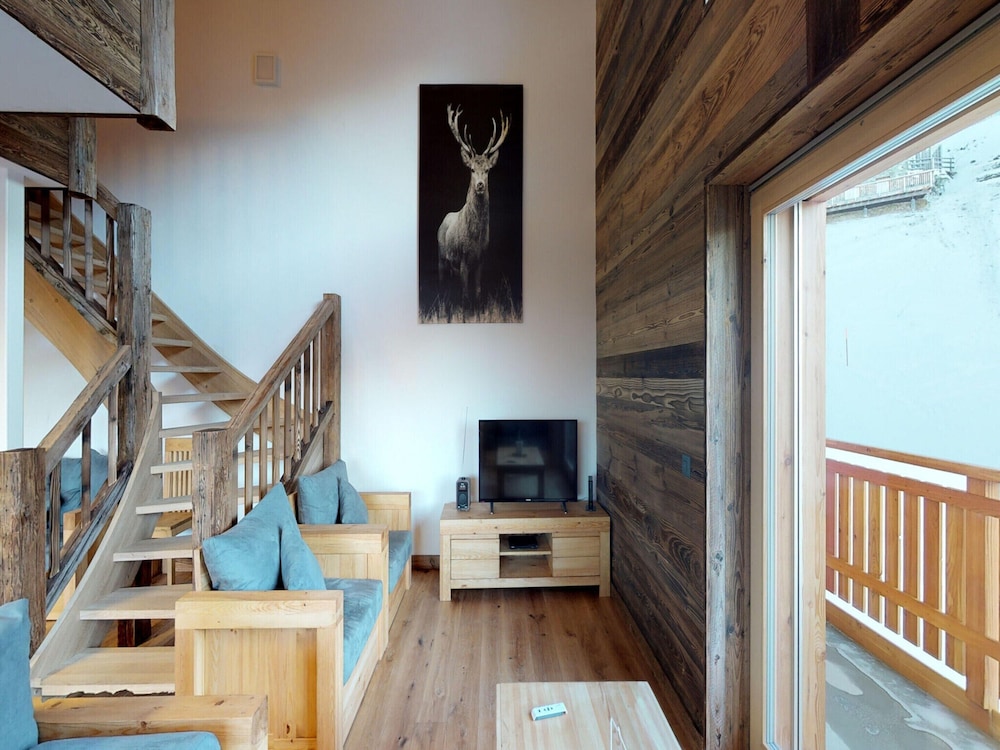 5-bedroom Apartment in Veysonnaz