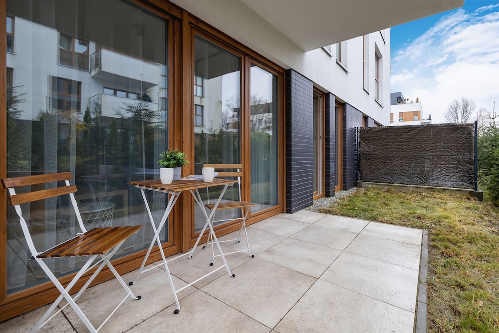 Stylish Apartment Bażantów by Renters view 3