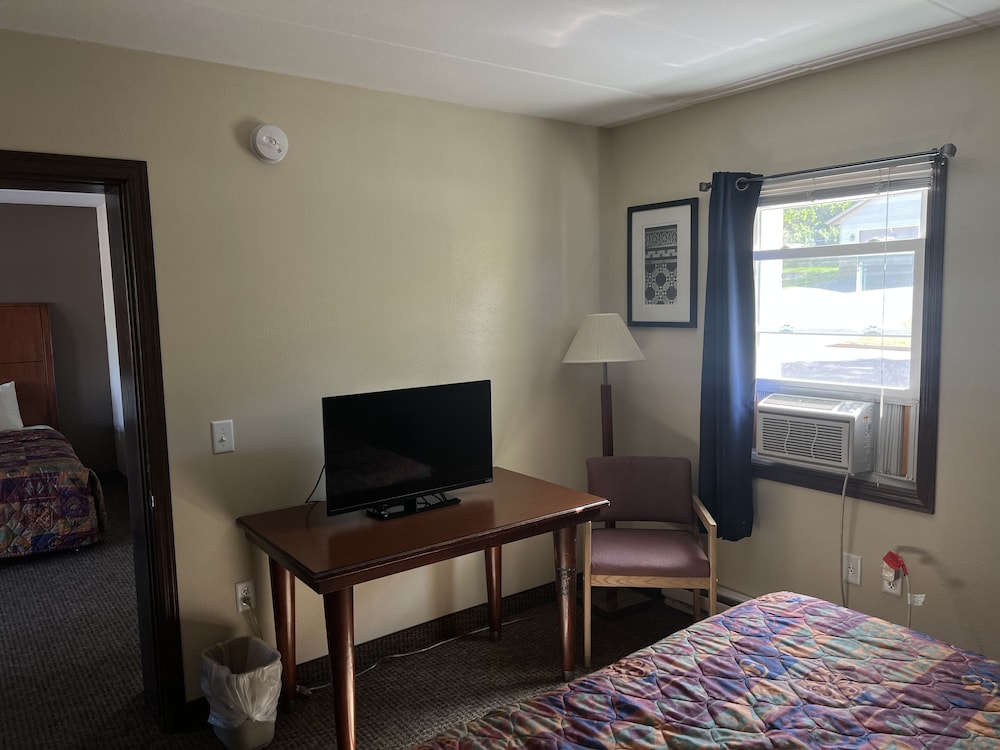 All Star Inn & Suites