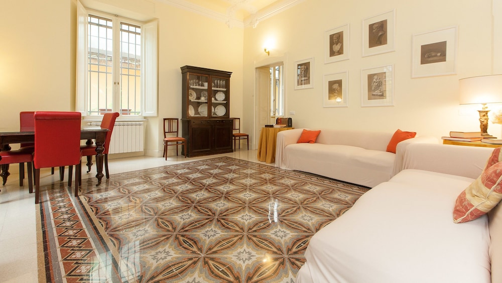 Rental In Rome Portico Ottavia Garden