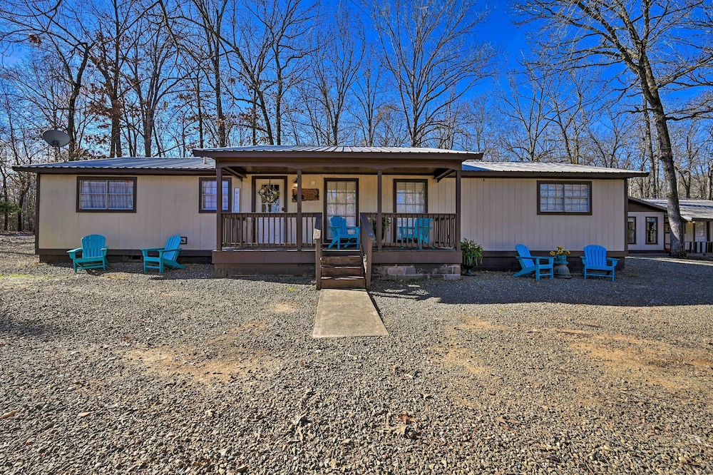 'whispering Oaks' Broken Bow Cottage Near Hiking! view 2
