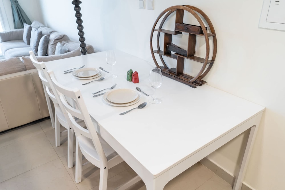 Charming Sun-filled 1-bedroom in Red Residence Dubai Sports City