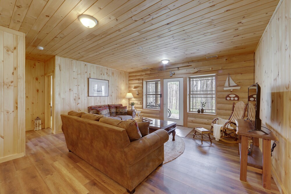 Rustic Tustin Cabin on 7 Acres w/ Fire Pit  Porch - Property Image 12