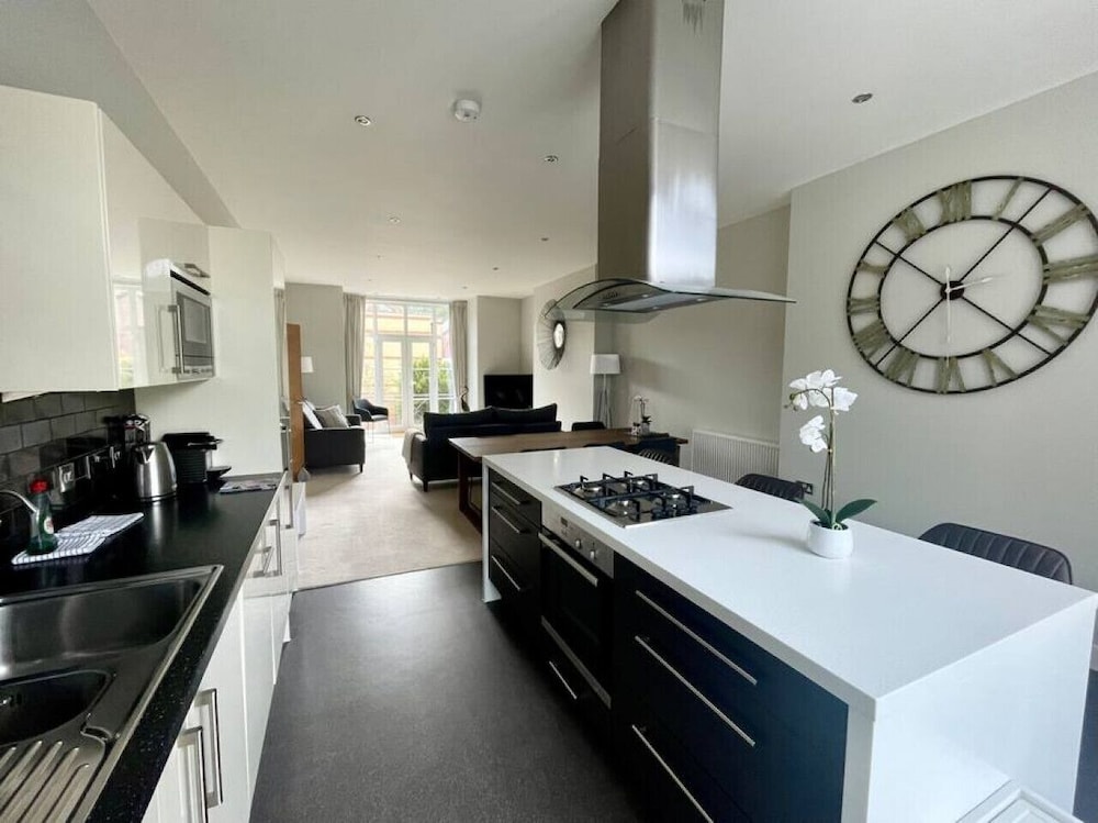 Blue Heron - 2 Bedroom Apt With 2 Parking Spaces - From 165 Per Night view 5