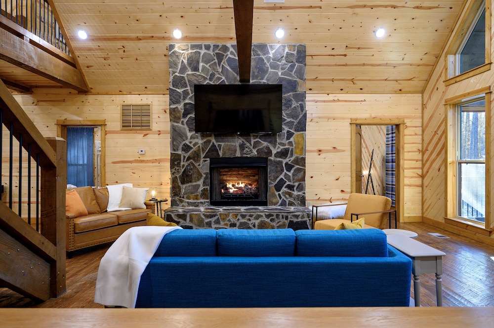 The Lodge by Boutiq in Broken Bow view 2