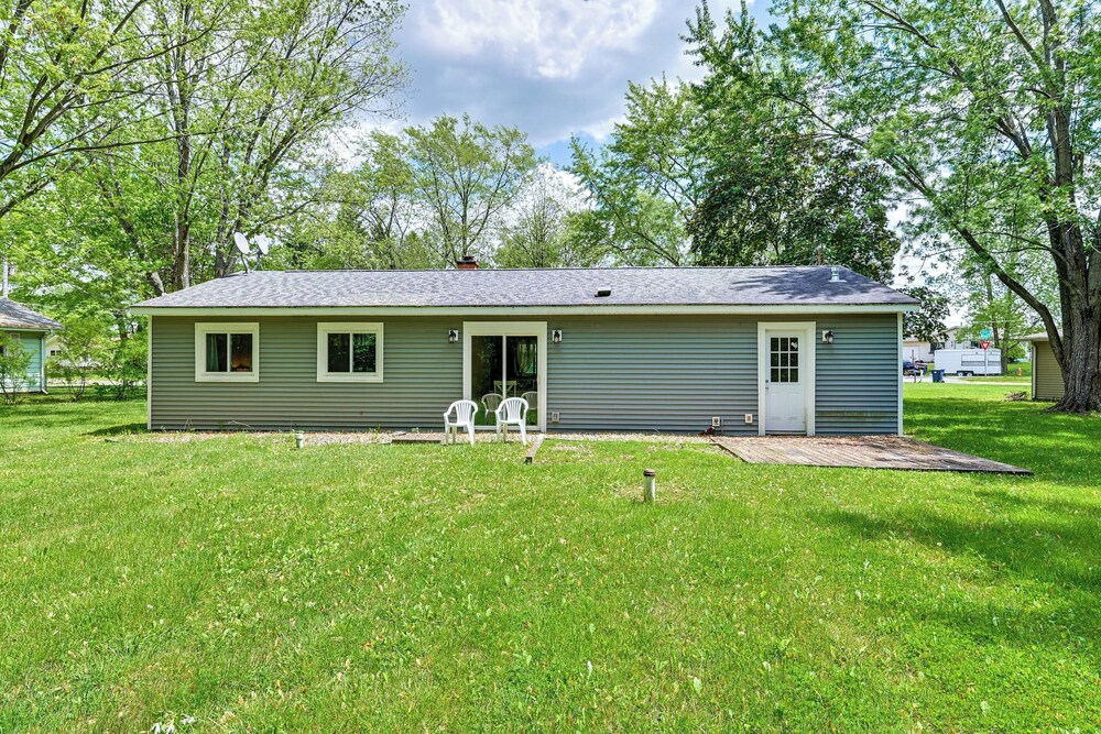 2 Mi to Dtwn: Family Home in Warsaw!