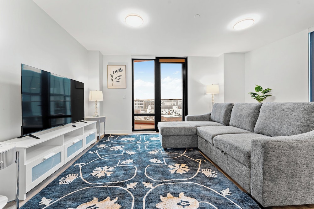 Furnished Apts near Harvard Stadium