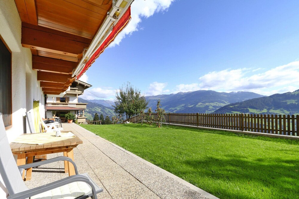 Apartment in Hippach im Zillertal With a Garden