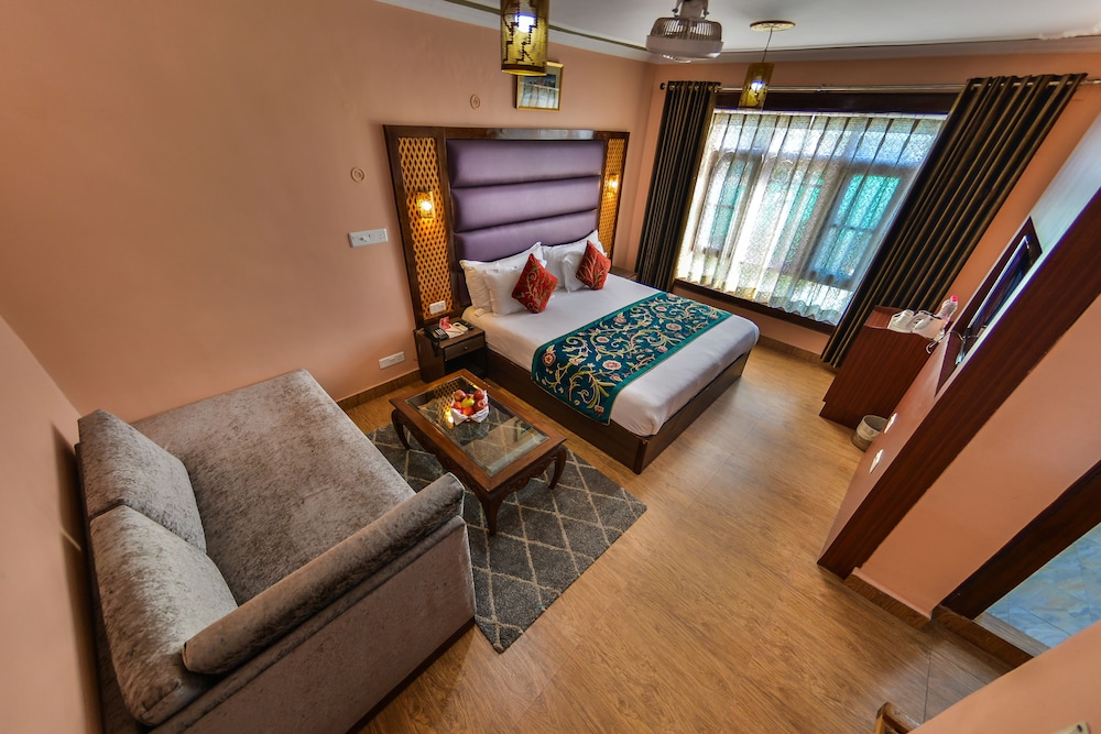Wildflower Villa Resort Pahalgam view 5